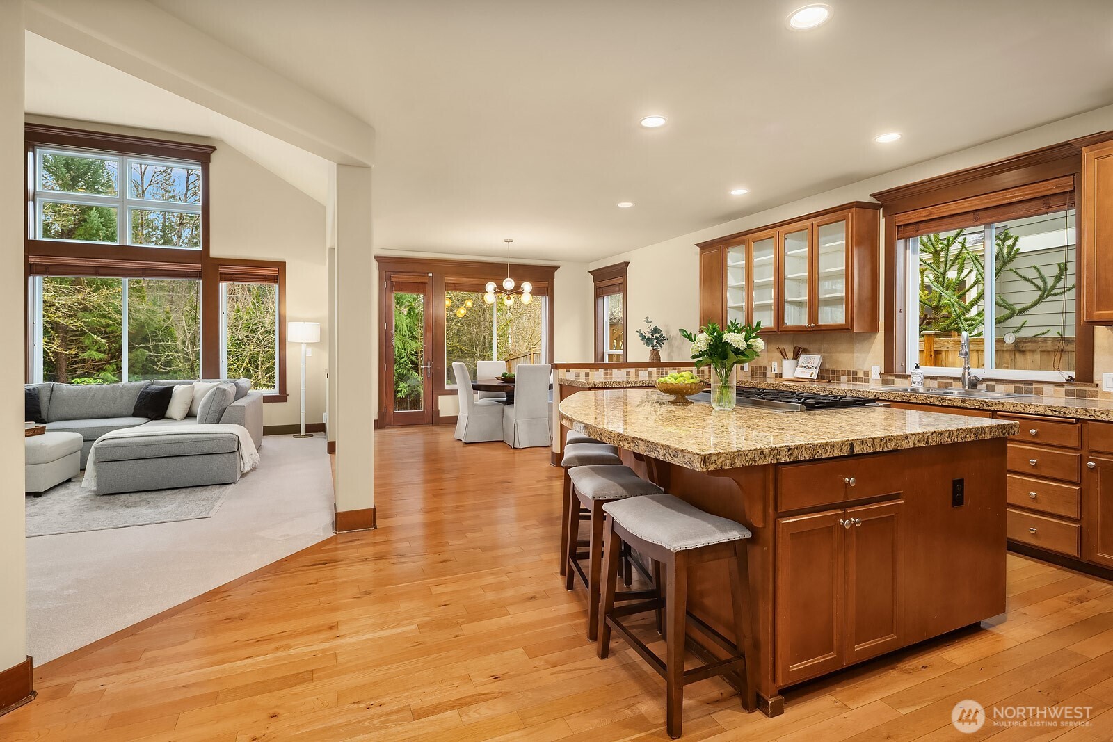 809 235th Avenue NE, Sammamish, WA 98074