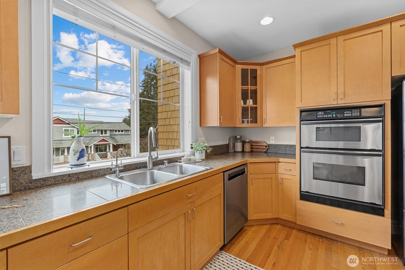 10759 Durland Avenue NE, Seattle, WA 98125