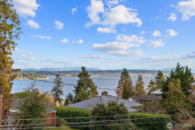 10759 Durland Avenue NE, Seattle, WA 98125 - Photo 2