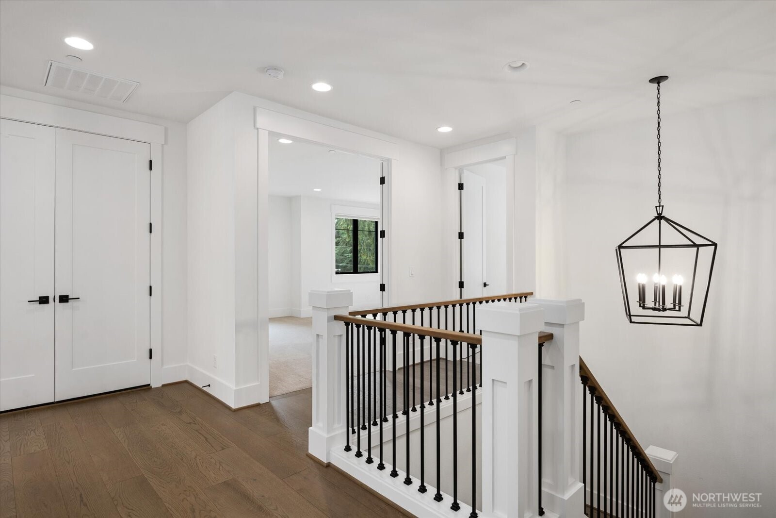 10924 SE 24th Place , Bellevue, WA 98004