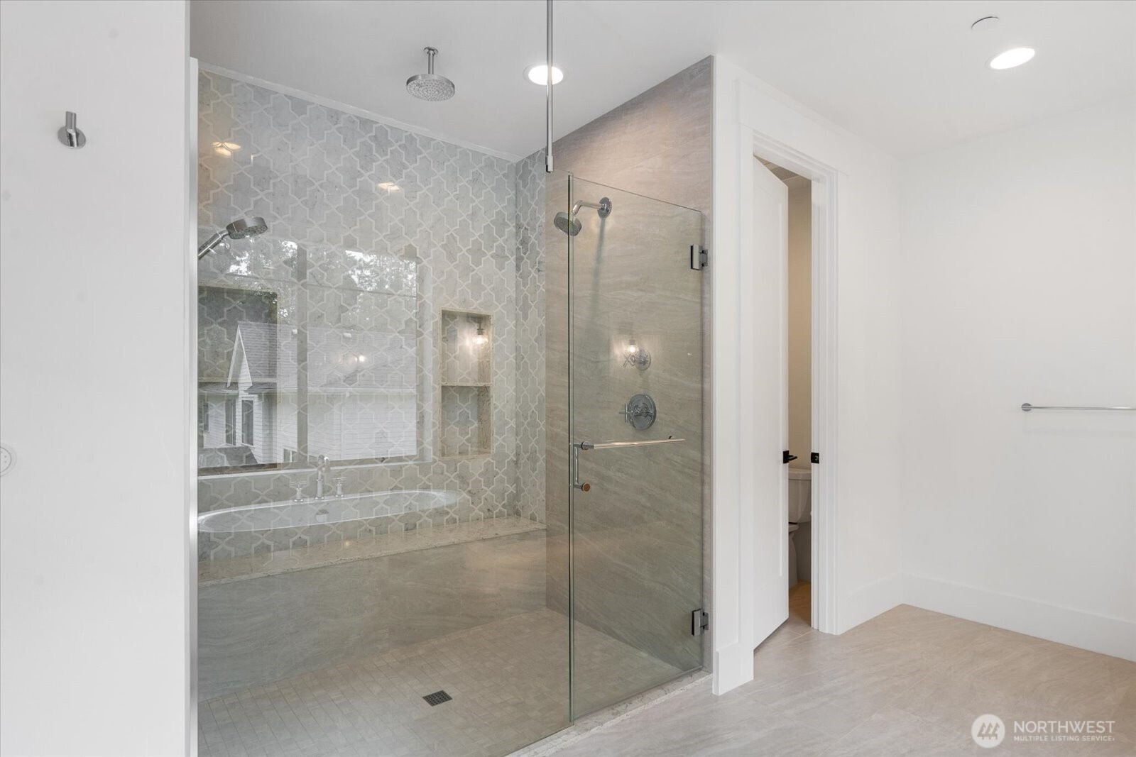 10924 SE 24th Place , Bellevue, WA 98004