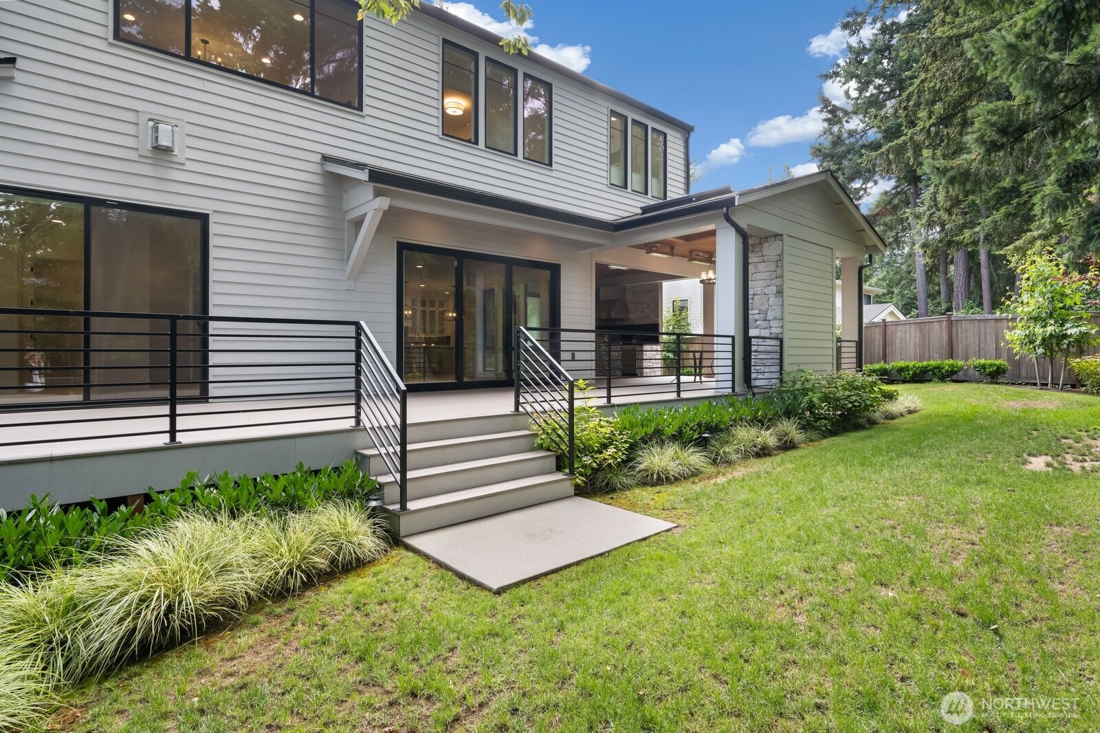 10924 SE 24th Place , Bellevue, WA 98004