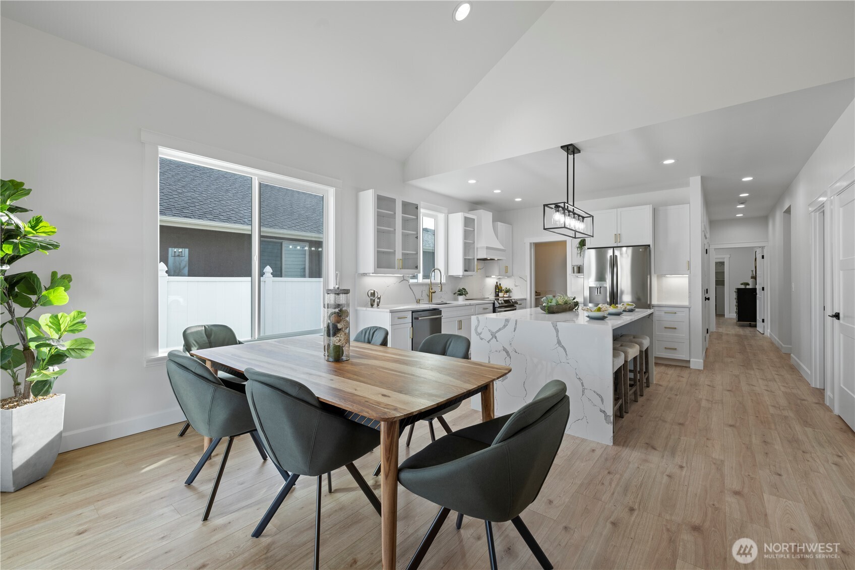 601 N Bluff West Drive , Moses Lake, WA 98837