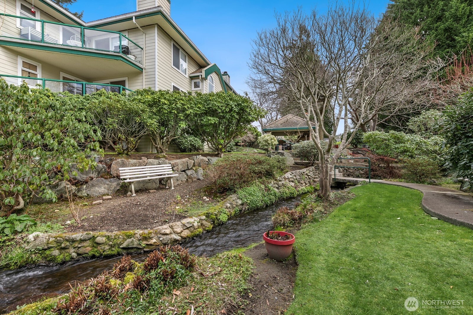 609 7th N #B304, Edmonds, WA 98020