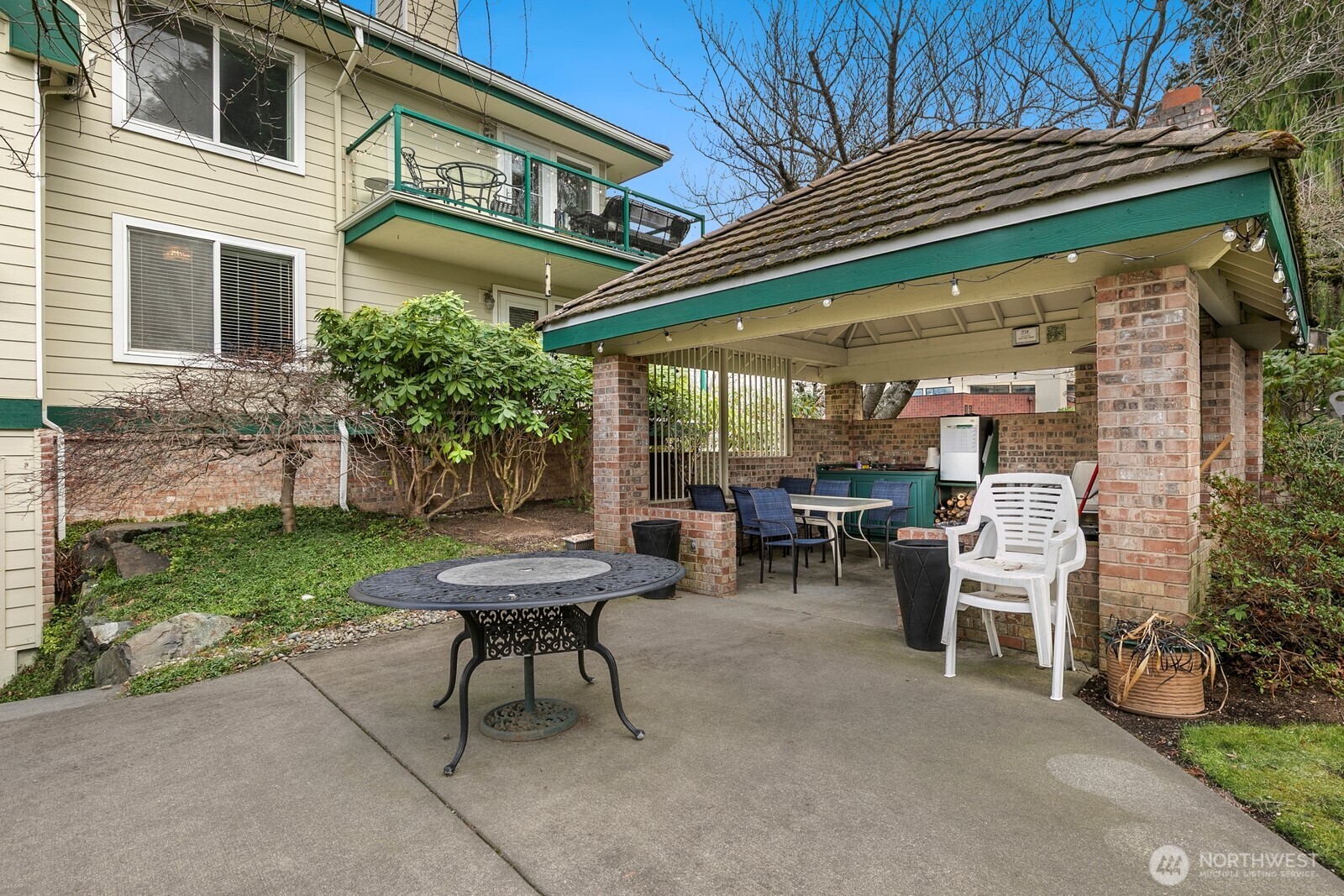 609 7th N #B304, Edmonds, WA 98020