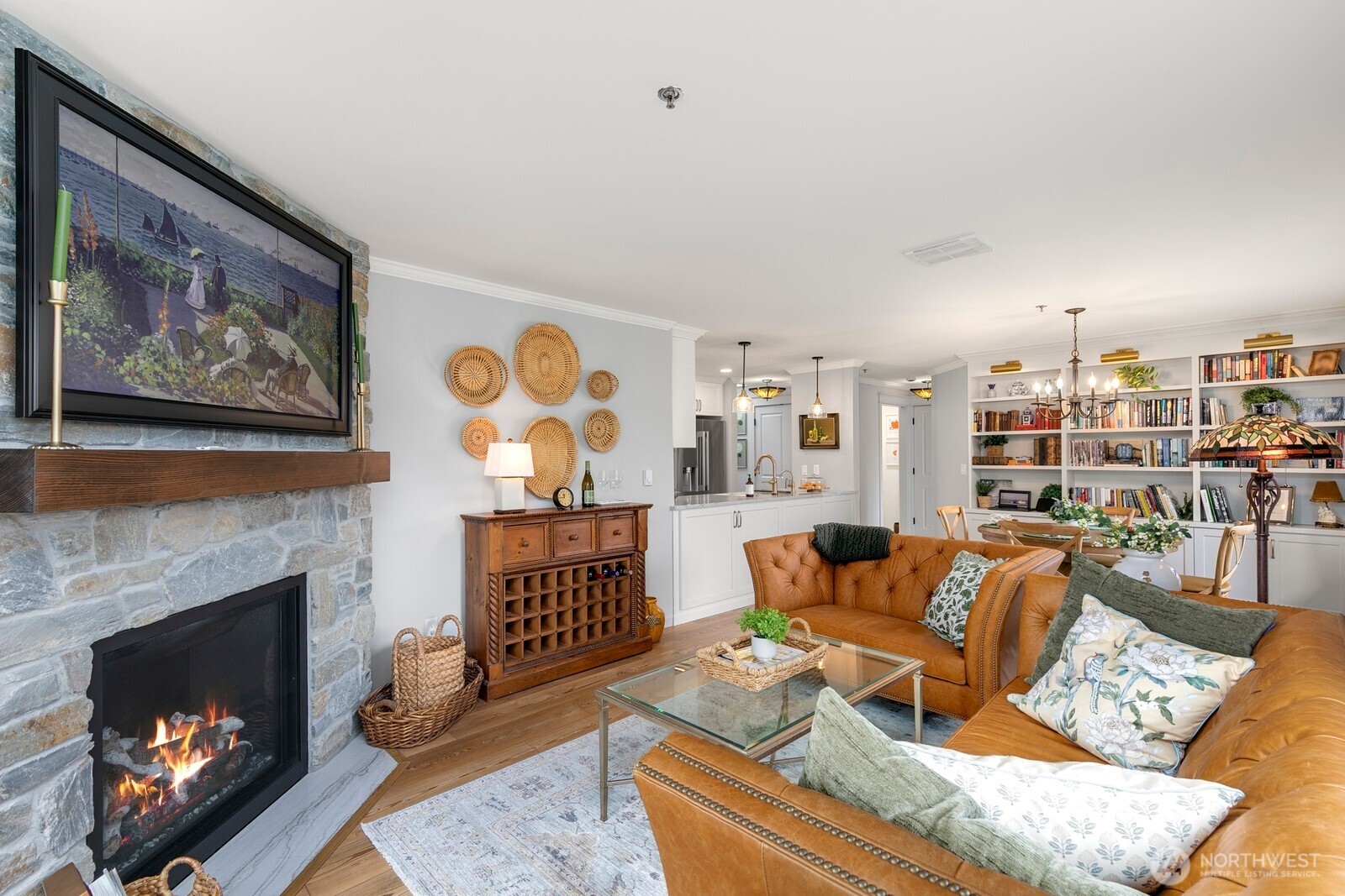 609 7th N #B304, Edmonds, WA 98020