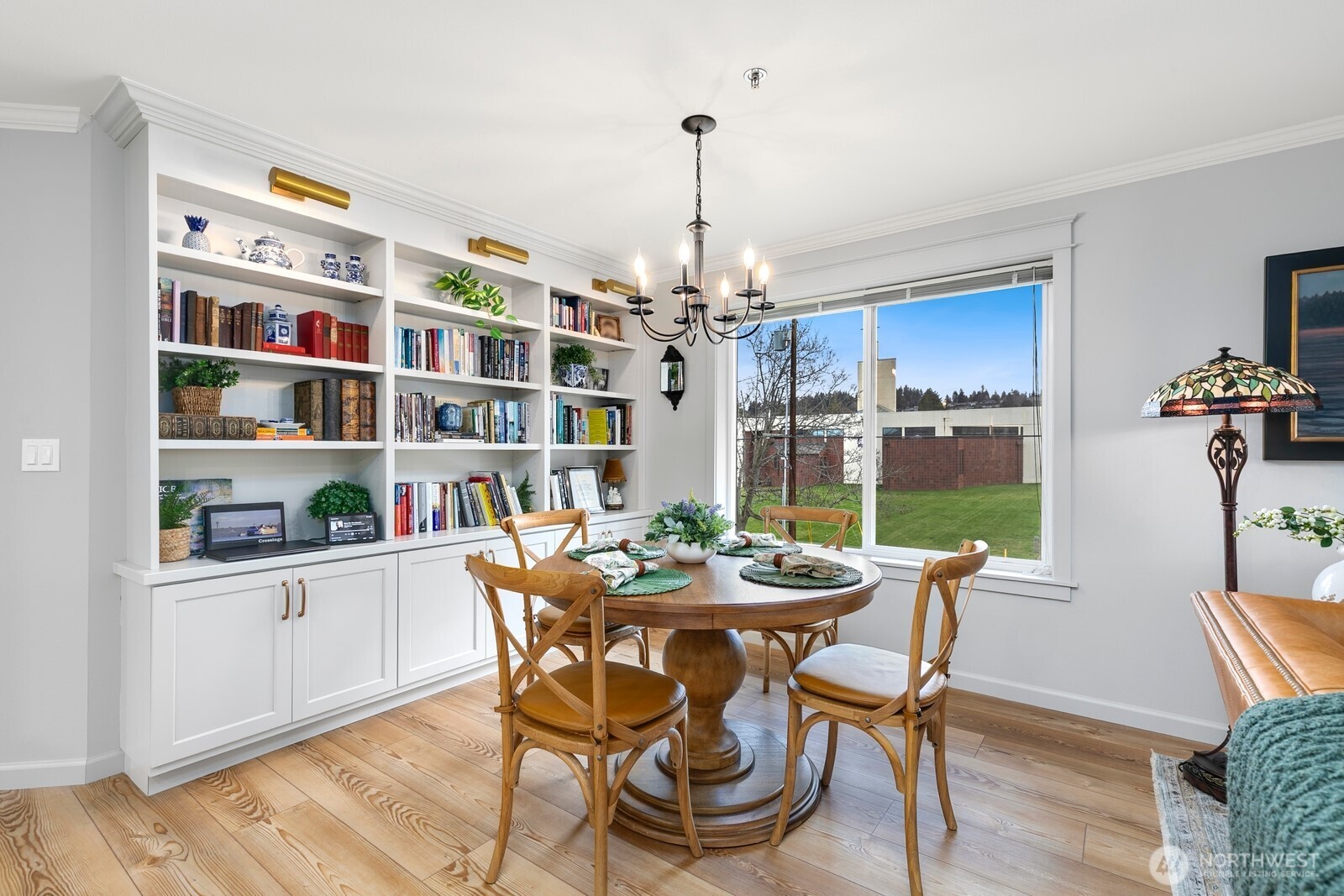 609 7th N #B304, Edmonds, WA 98020