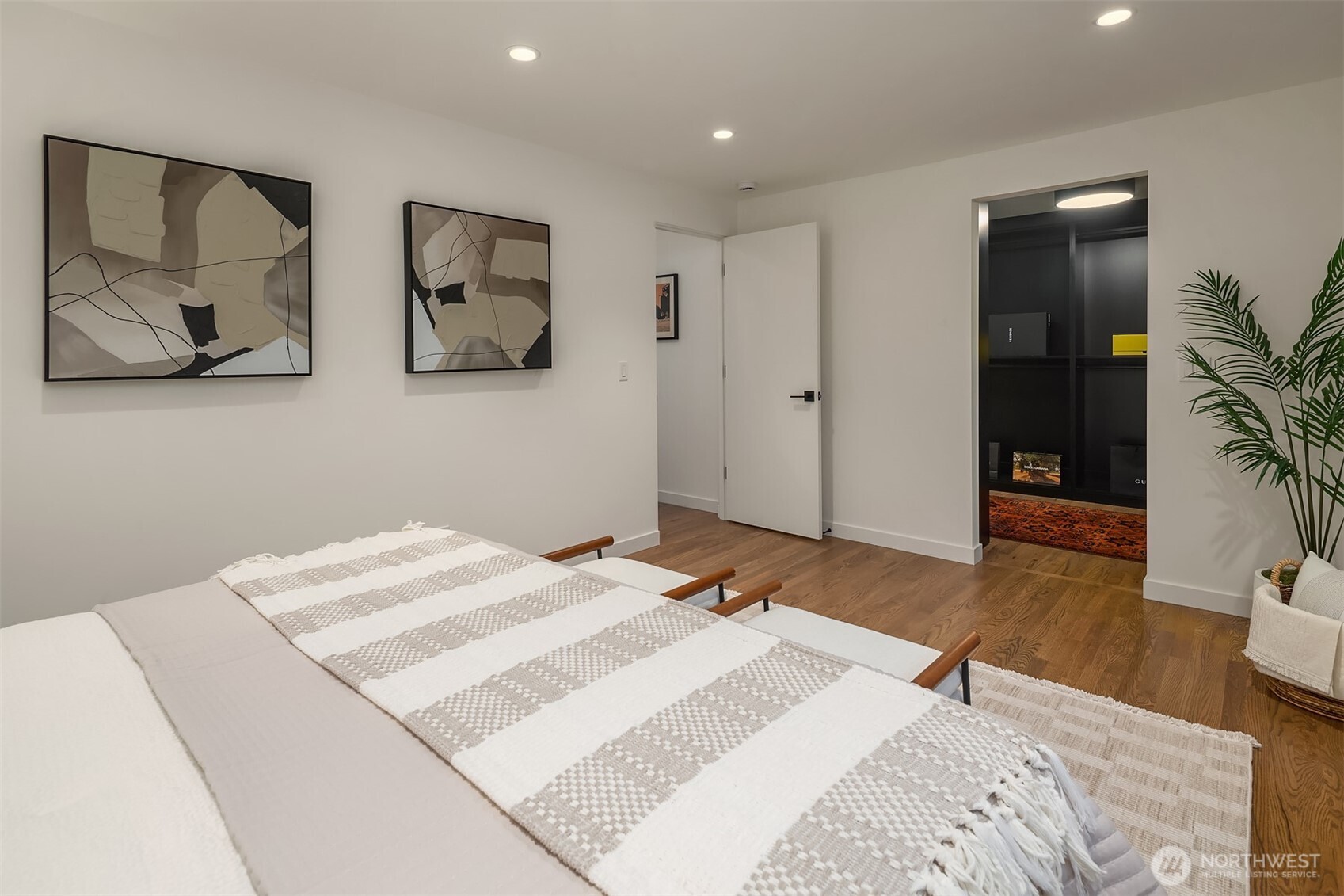 2426 NW 201st Place , Shoreline, WA 98177