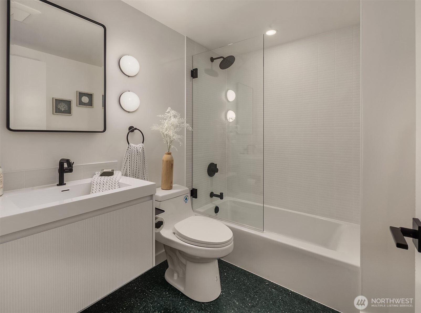 2426 NW 201st Place , Shoreline, WA 98177