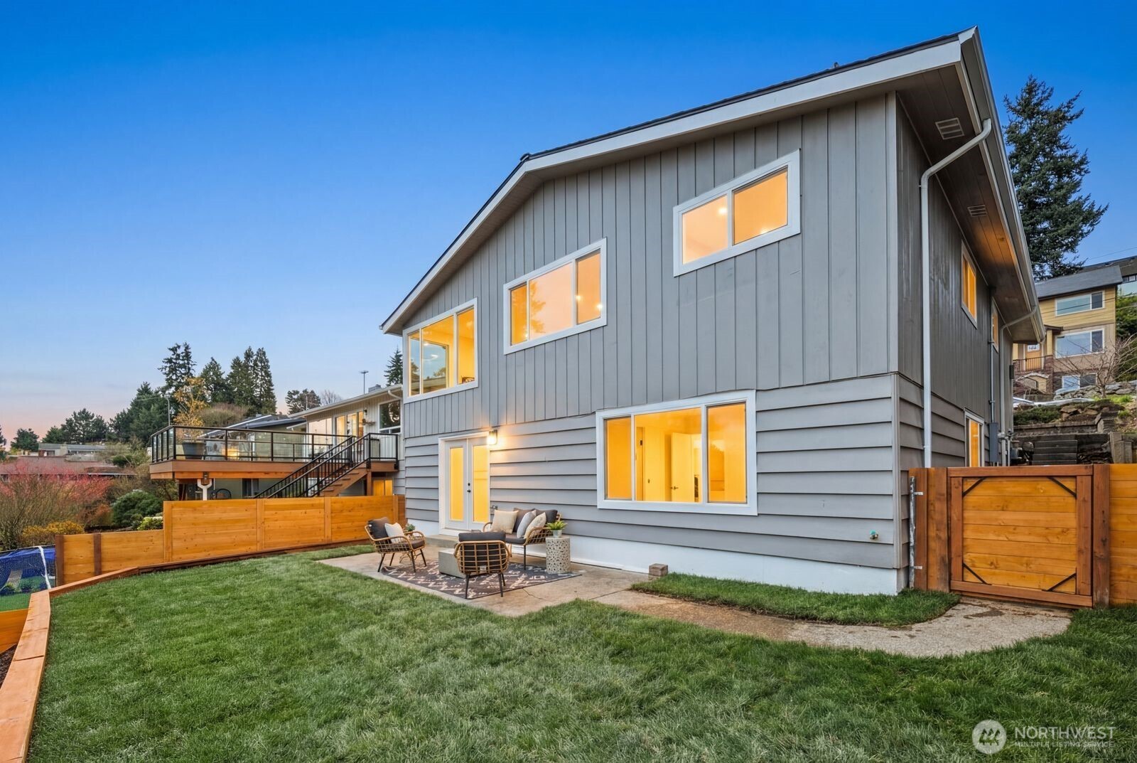 3232 26th Avenue W, Seattle, WA 98199