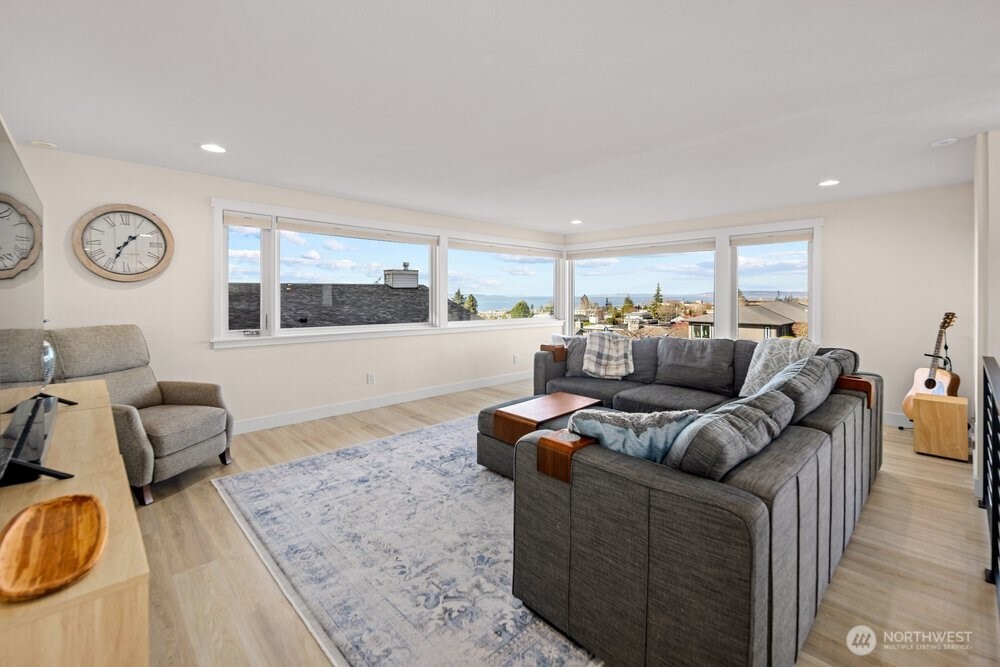 712 Alder Street , Edmonds, WA 98020