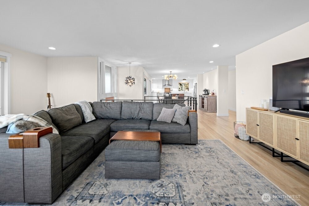 712 Alder Street , Edmonds, WA 98020