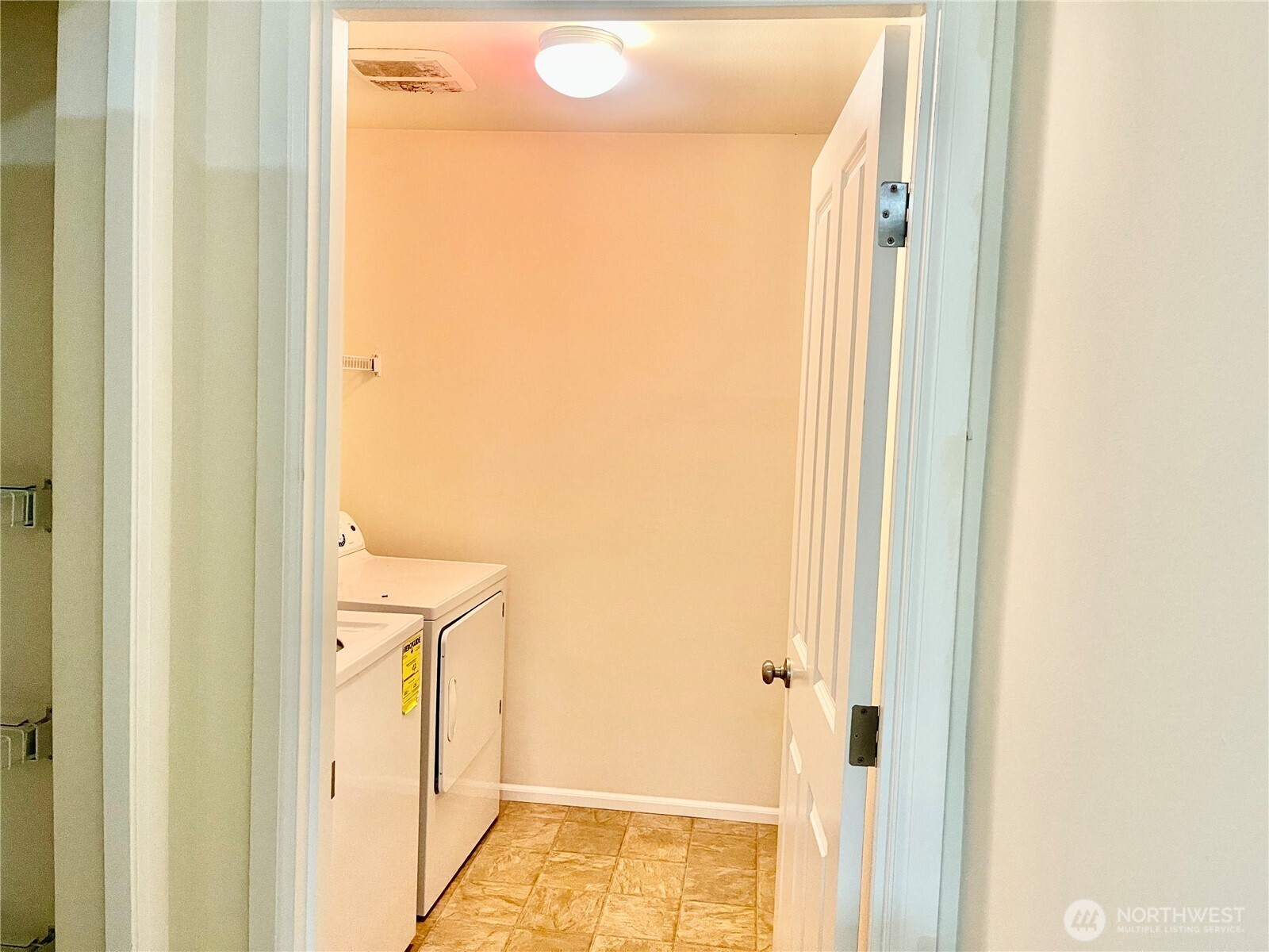 4244 E Roosevelt Avenue , Tacoma, WA 98404