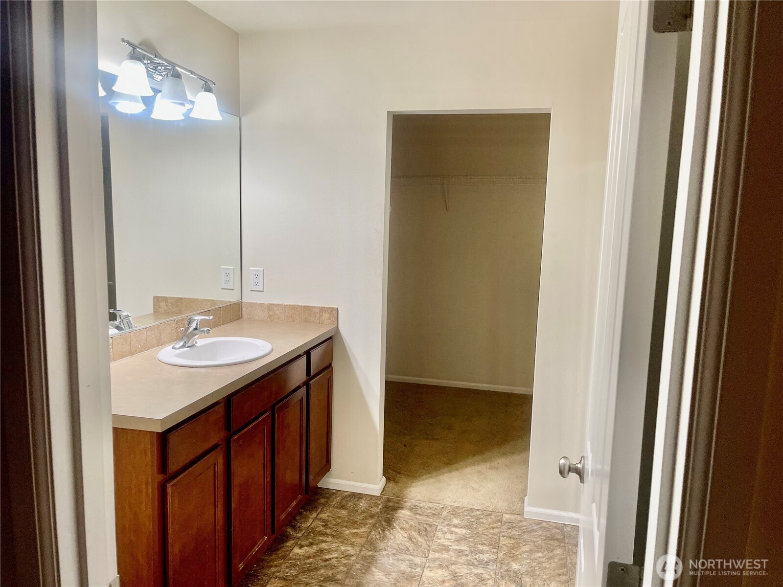 4244 E Roosevelt Avenue , Tacoma, WA 98404