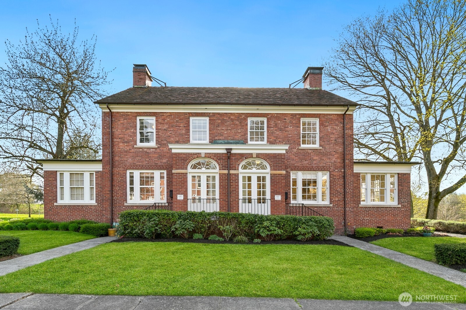 4405 Montana Circle W, Seattle, WA 98199