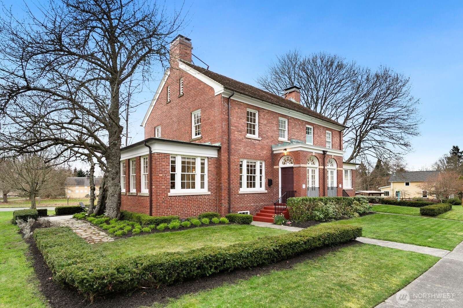 4405 Montana Circle W, Seattle, WA 98199