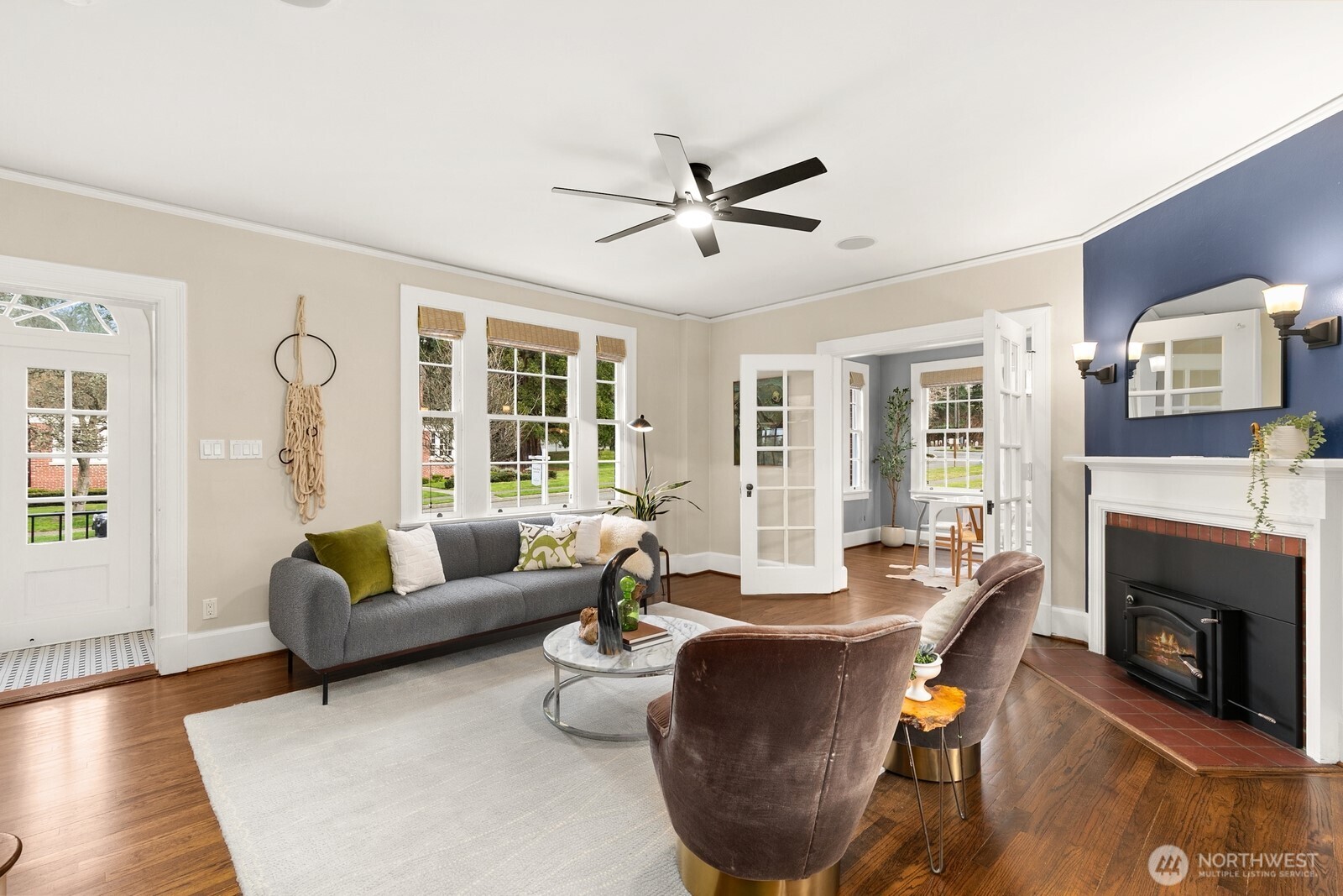 4405 Montana Circle W, Seattle, WA 98199