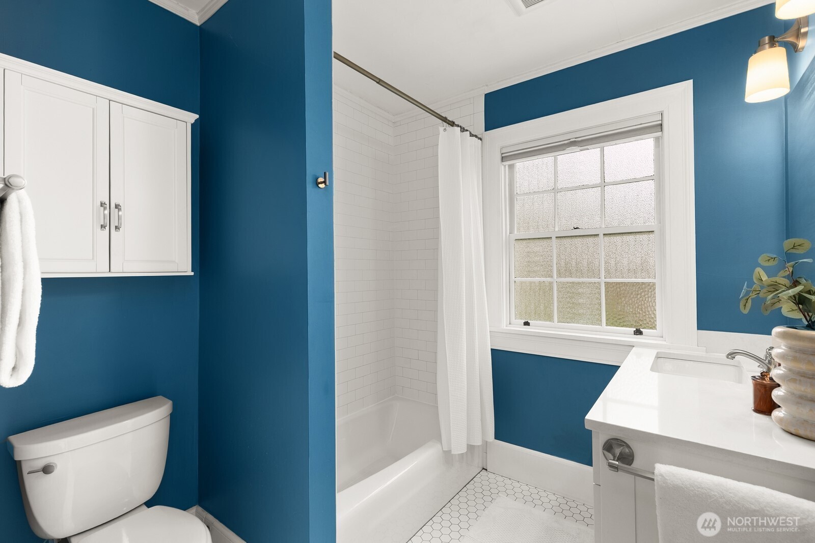 4405 Montana Circle W, Seattle, WA 98199