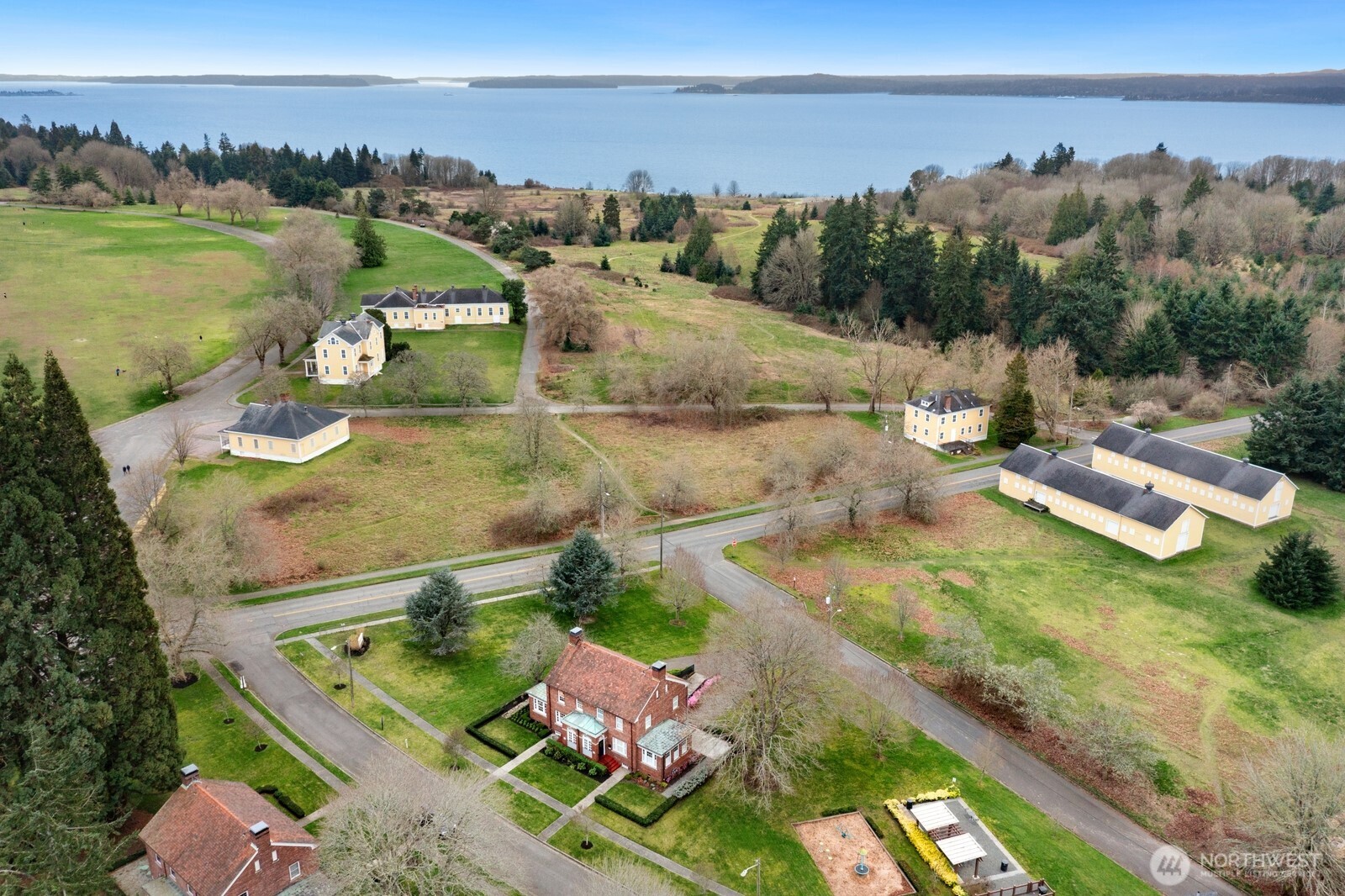 4405 Montana Circle W, Seattle, WA 98199