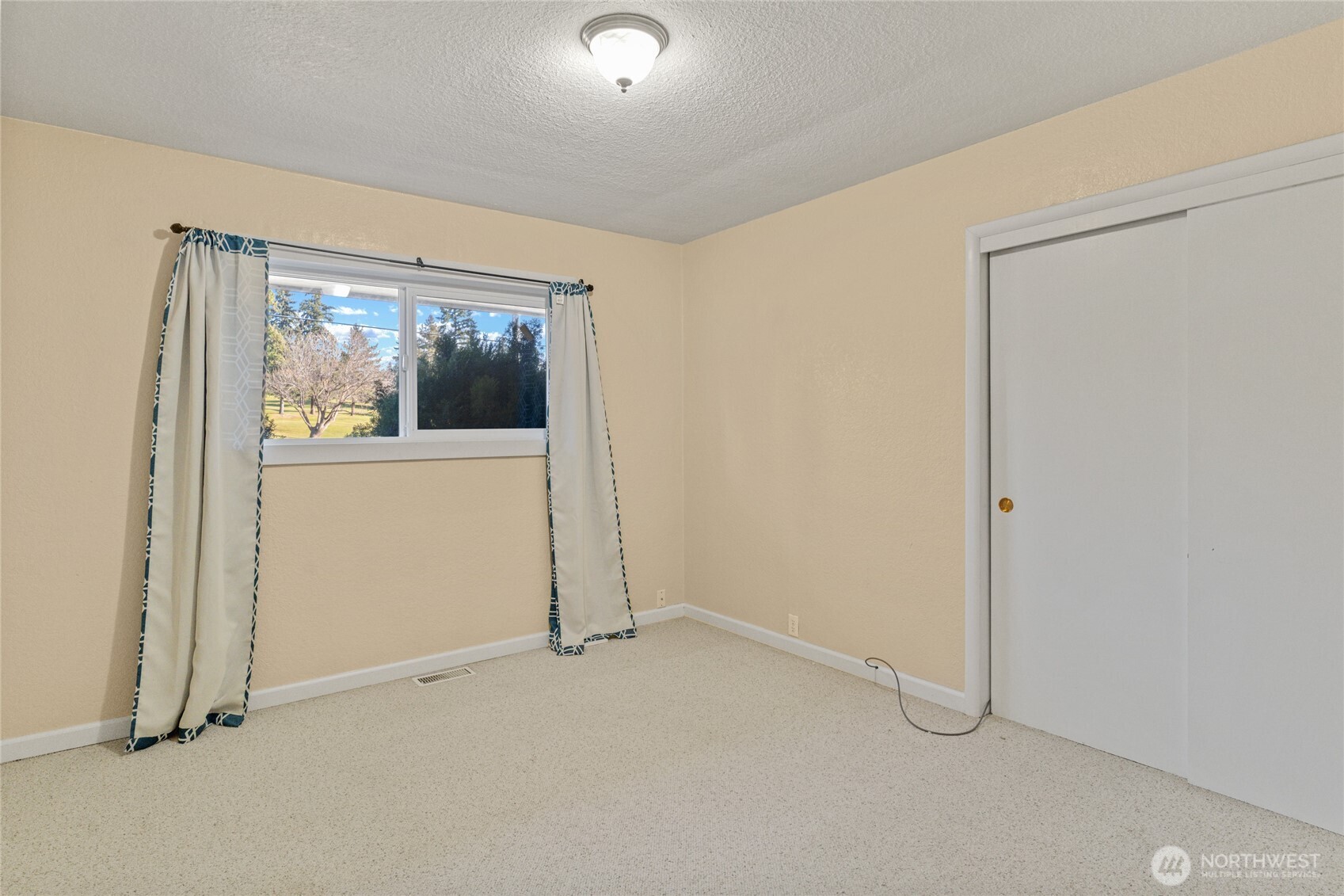 1616 N Baker Avenue , East Wenatchee, WA 98802