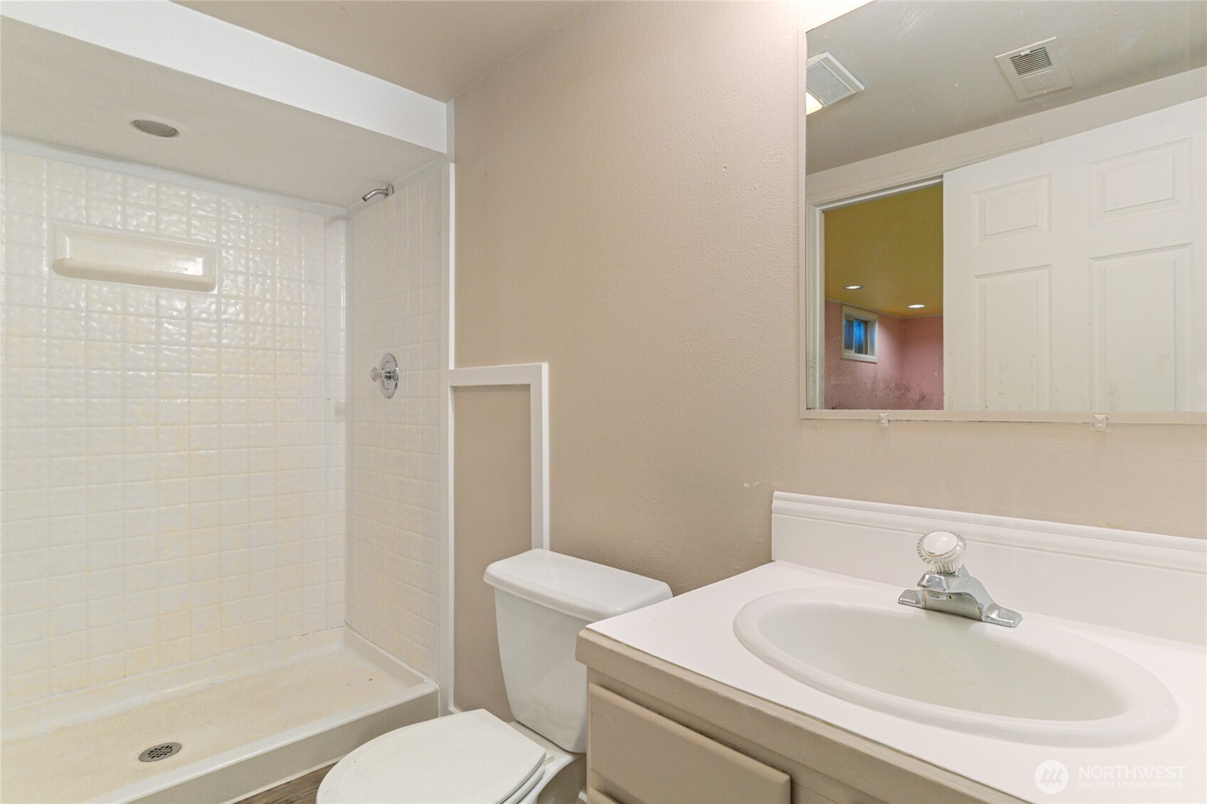 1616 N Baker Avenue , East Wenatchee, WA 98802