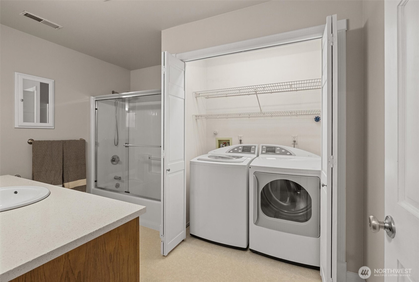 403 Slater Street S, Kirkland, WA 98033