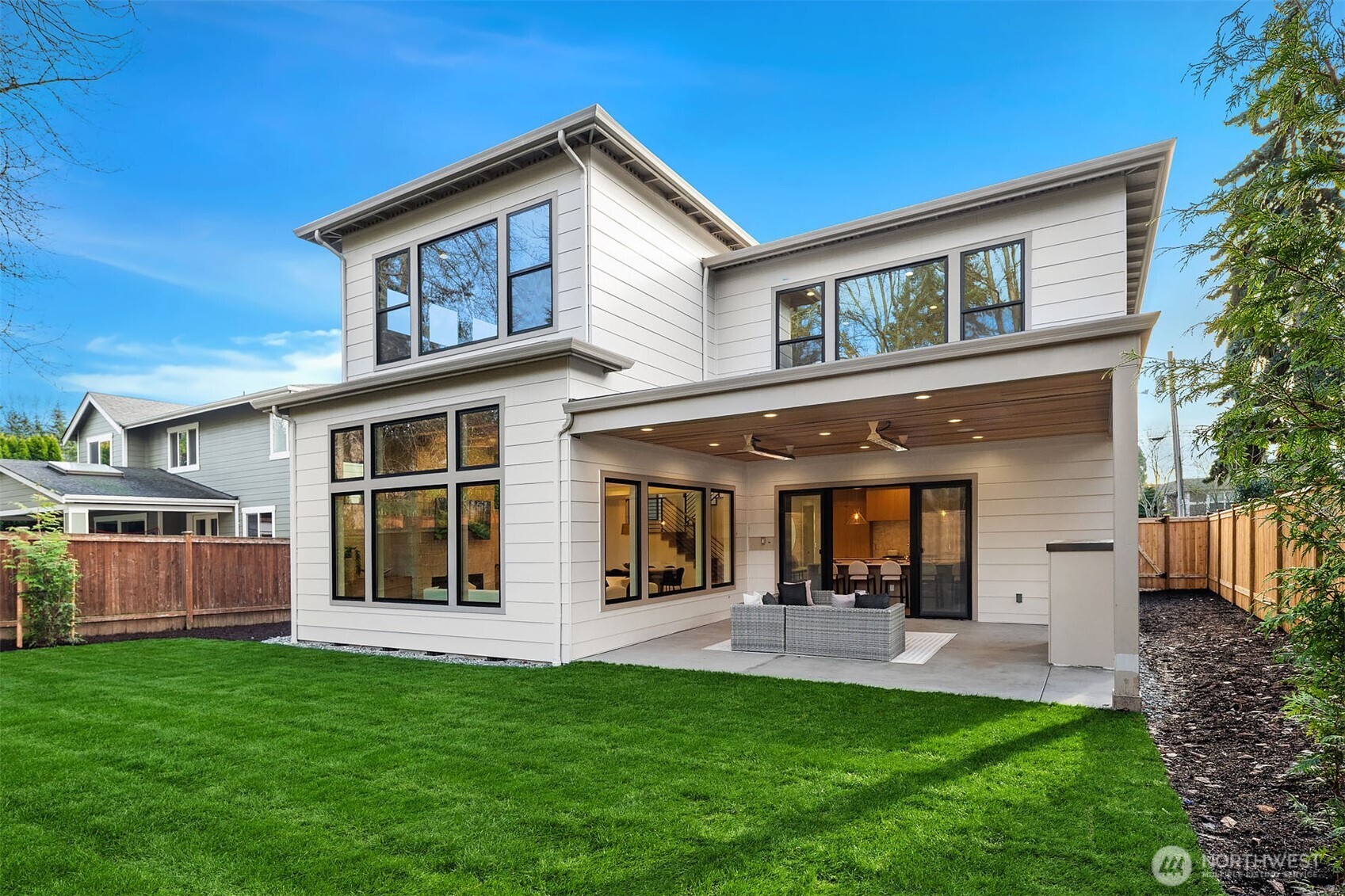 612 11th Avenue , Kirkland, WA 98033