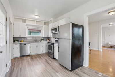 7025 S Warner Street , Tacoma, WA 98409 - Photo 7