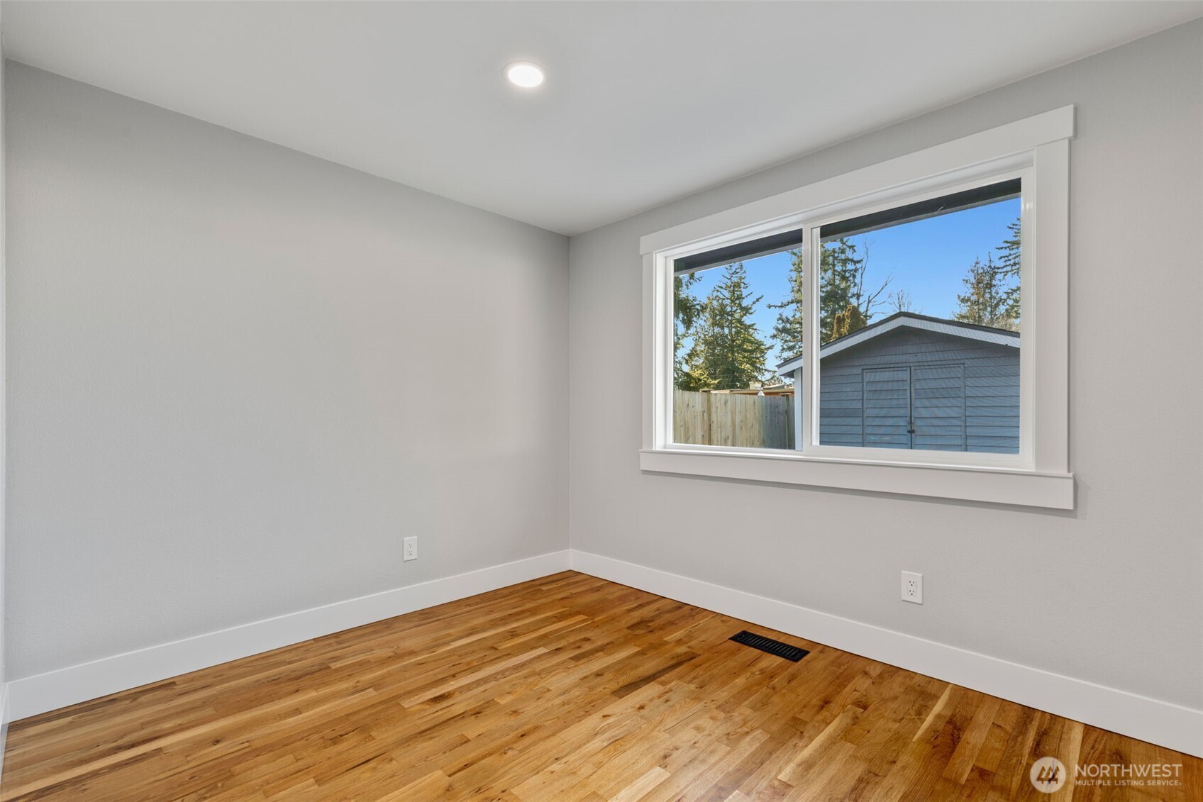 655 Union Ave NE, Renton, WA 98059