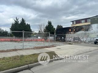 326 -330 NW 85th Street , Seattle, WA 98117 - Photo 4