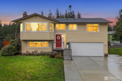 361 Grandview Avenue , Camano Island, WA 98282