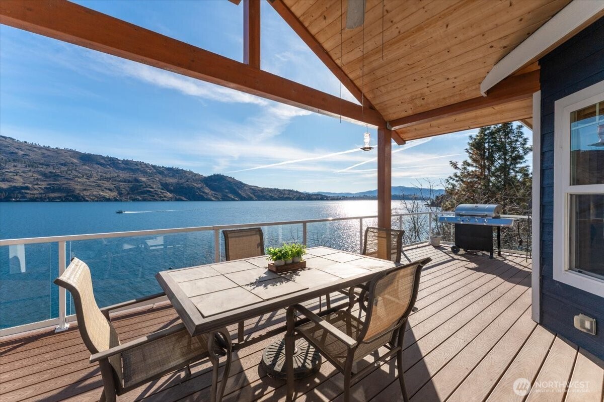 101 Driftwood Lane , Chelan, WA 98816