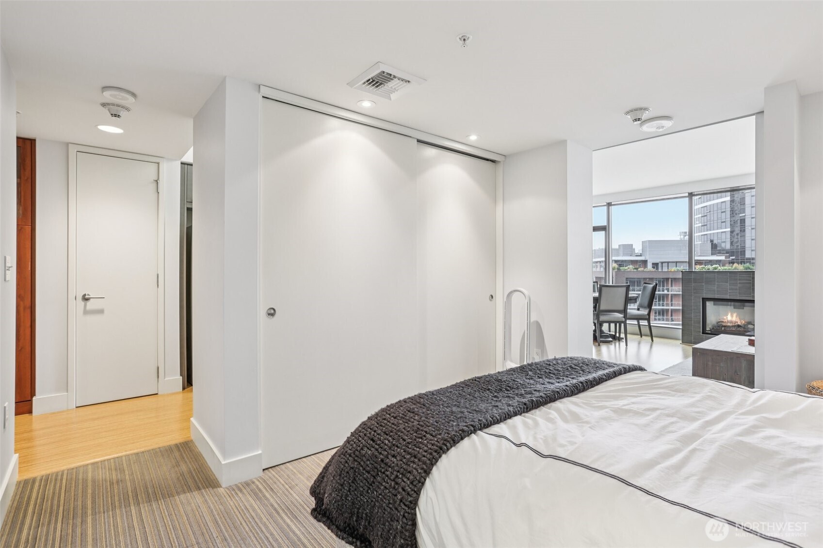 820 Blanchard Street #904, Seattle, WA 98121-2650