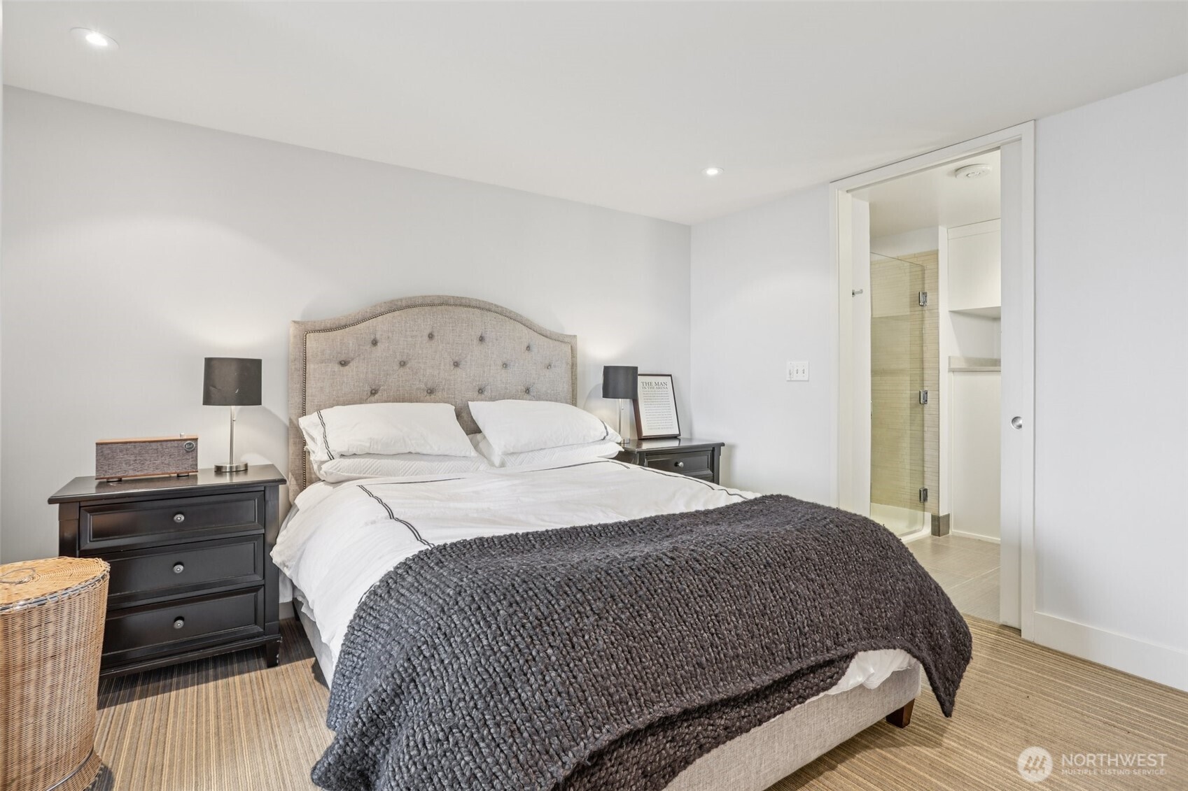 820 Blanchard Street #904, Seattle, WA 98121-2650