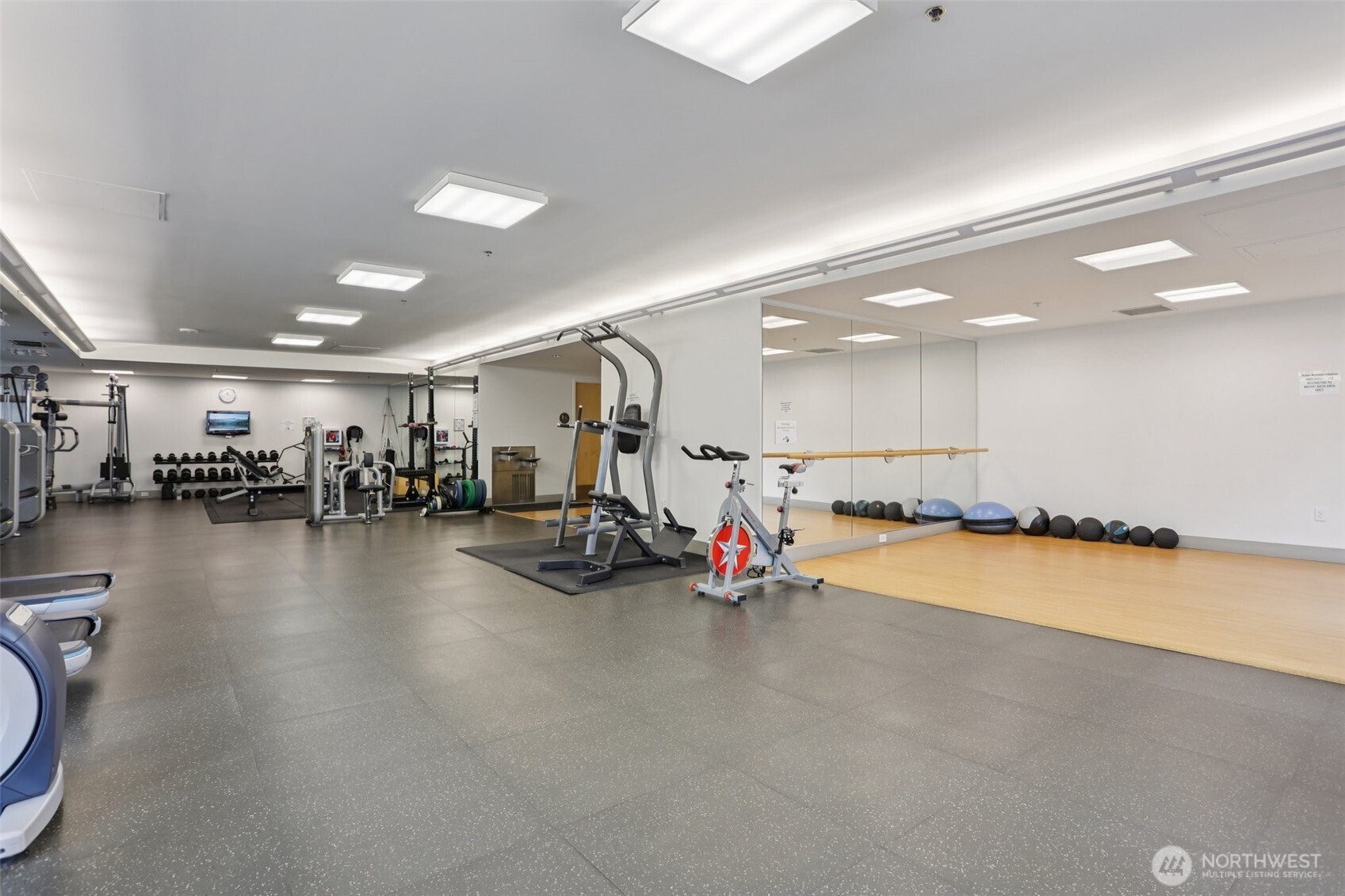 820 Blanchard Street #904, Seattle, WA 98121-2650