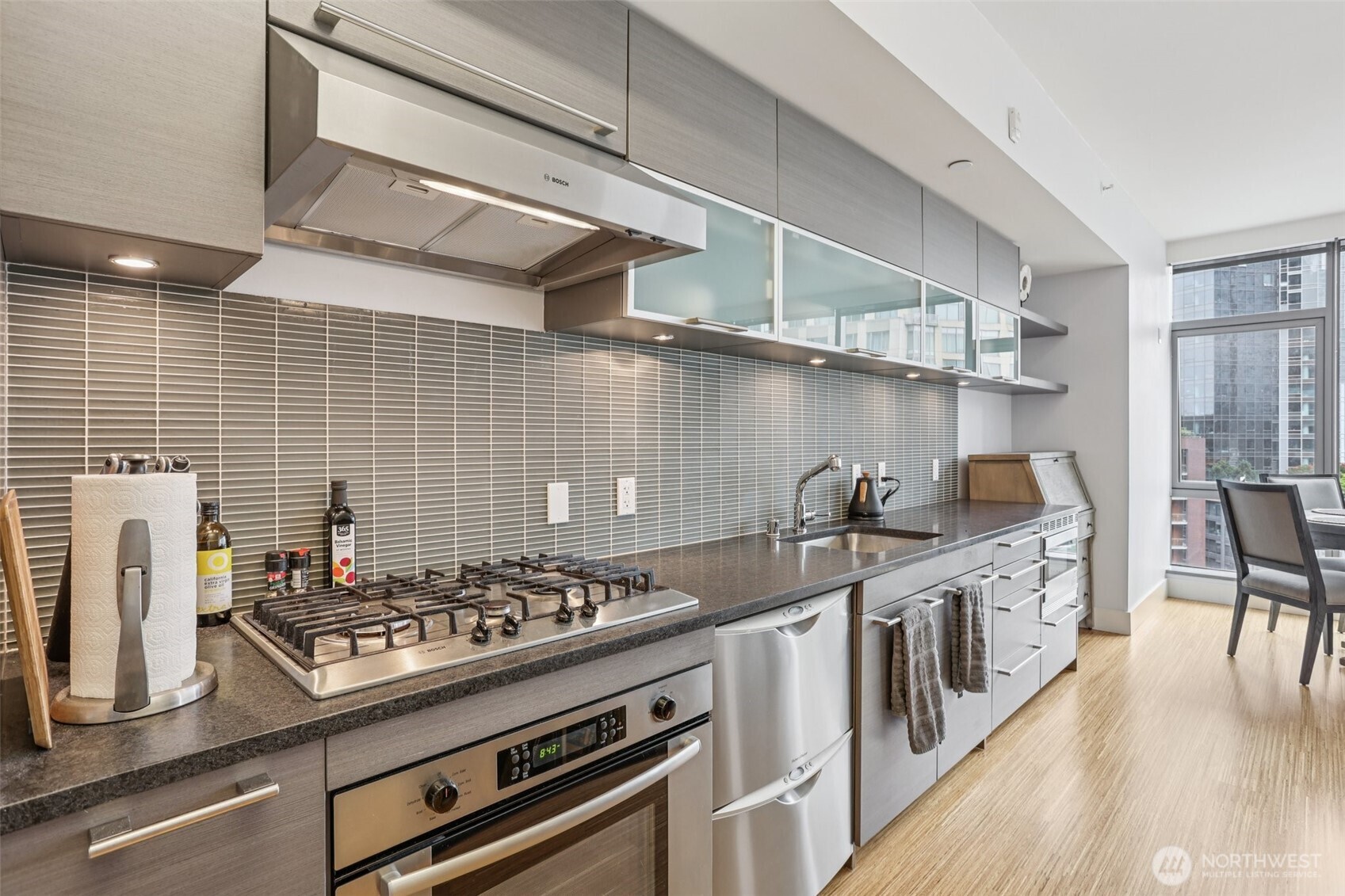 820 Blanchard Street #904, Seattle, WA 98121-2650