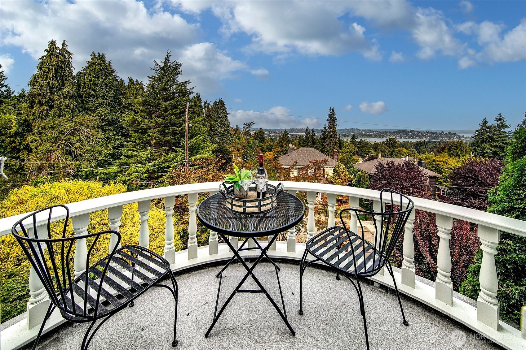 1939 E Crescent Drive , Seattle, WA 98112