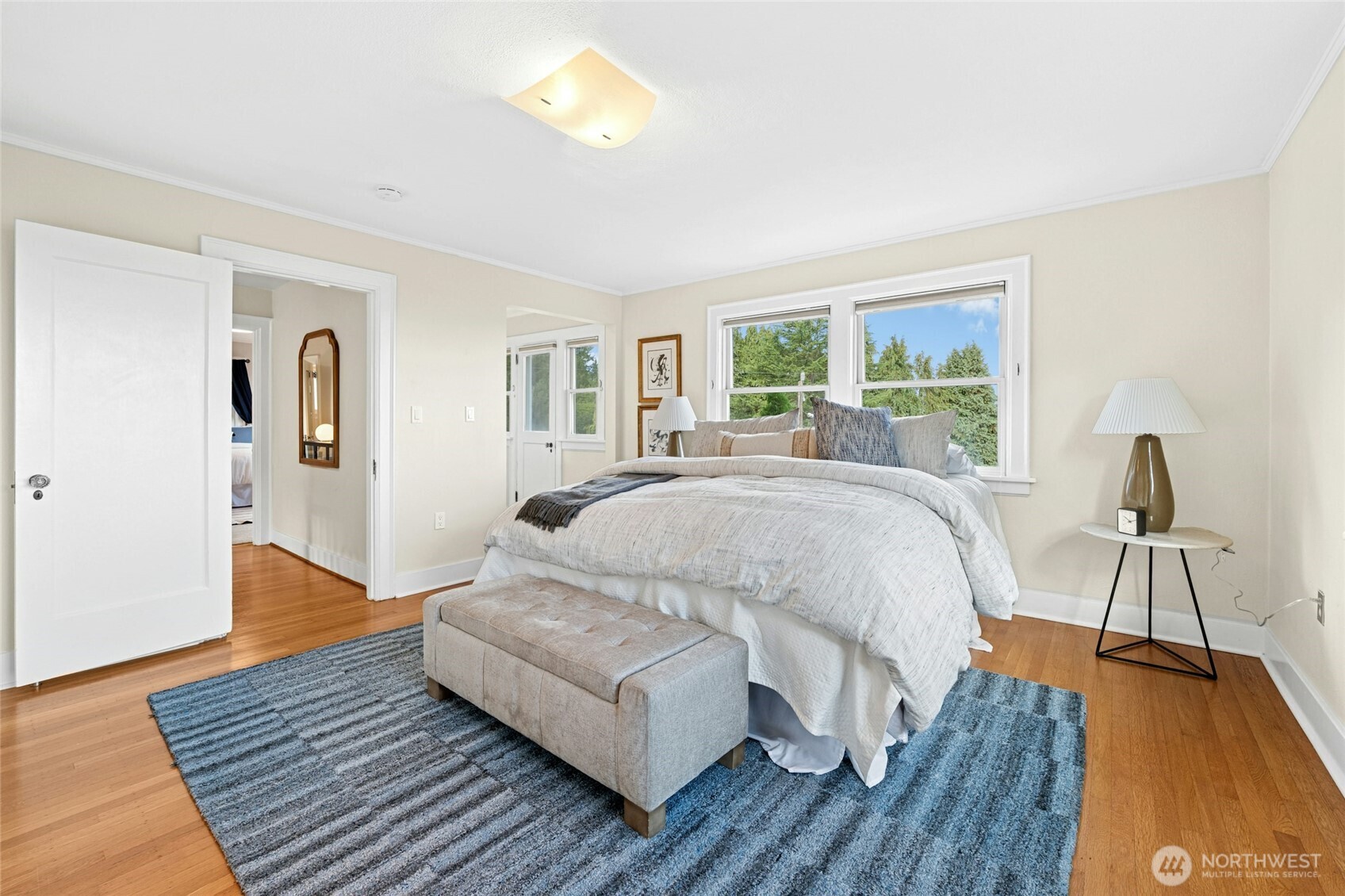 1939 E Crescent Drive , Seattle, WA 98112