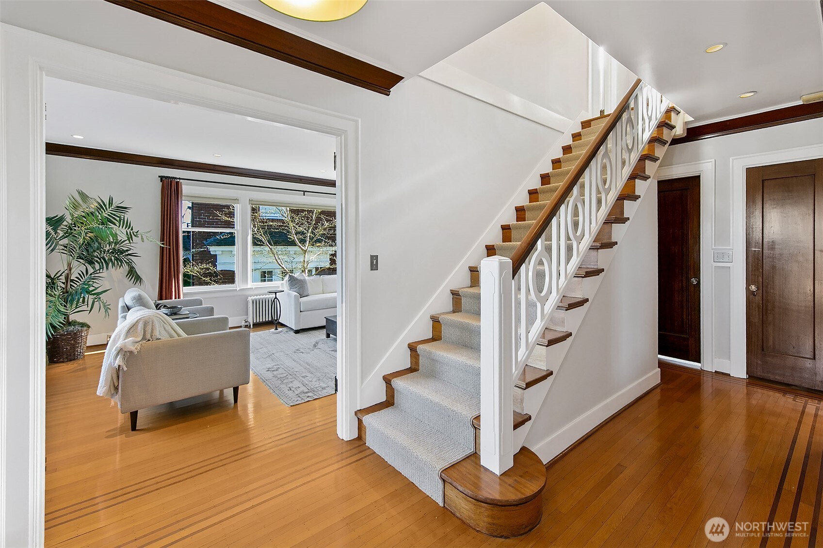 1939 E Crescent Drive , Seattle, WA 98112