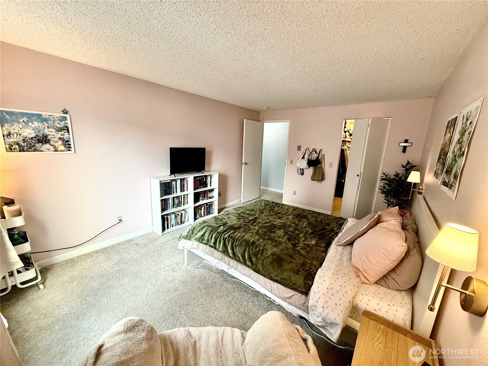 10501 8th Avenue NE #335, Seattle, WA 98125