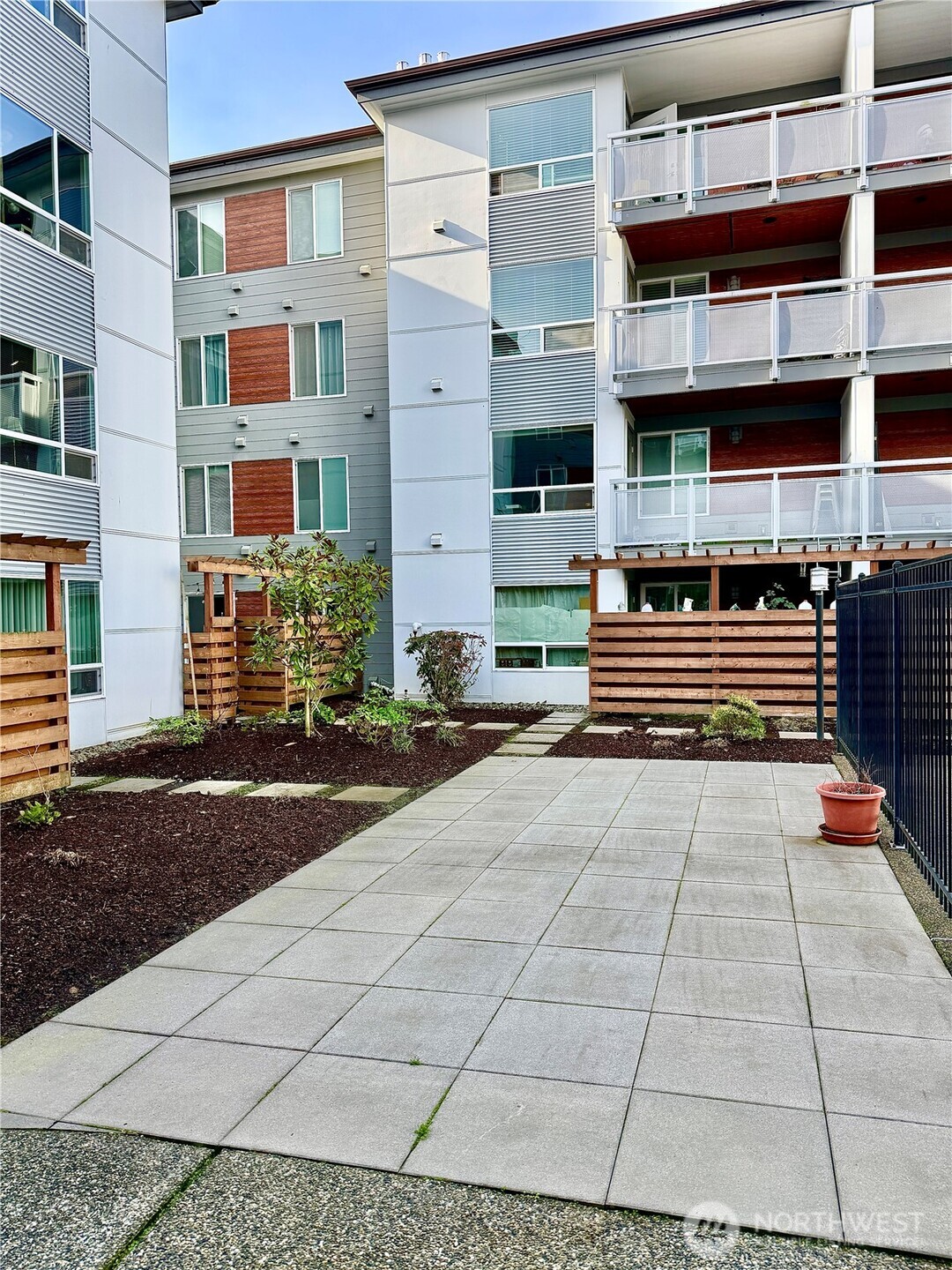 10501 8th Avenue NE #335, Seattle, WA 98125