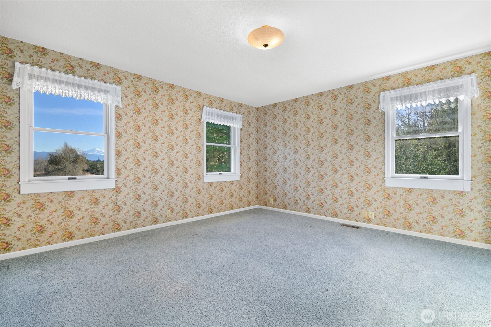 6049 Medcalf Road , Bellingham, WA 98226