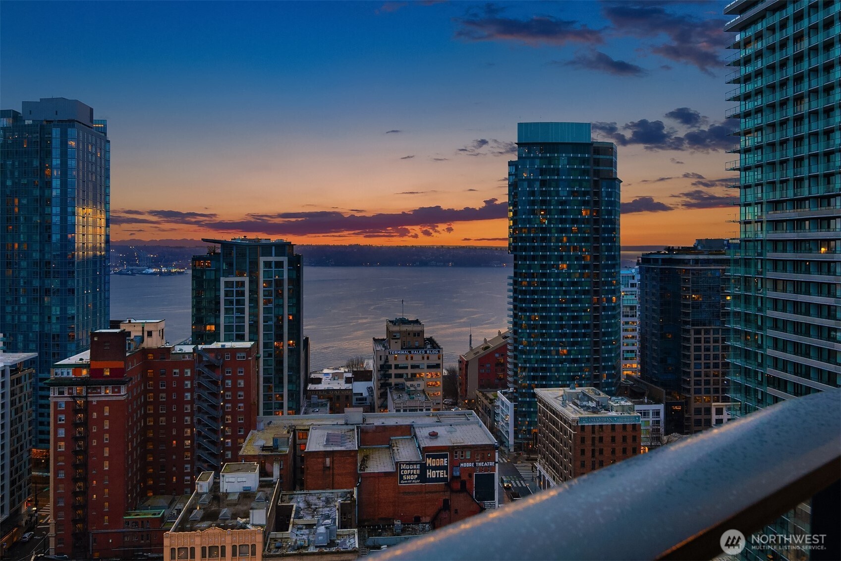 1920 4th Avenue #2702, Seattle, WA 98101