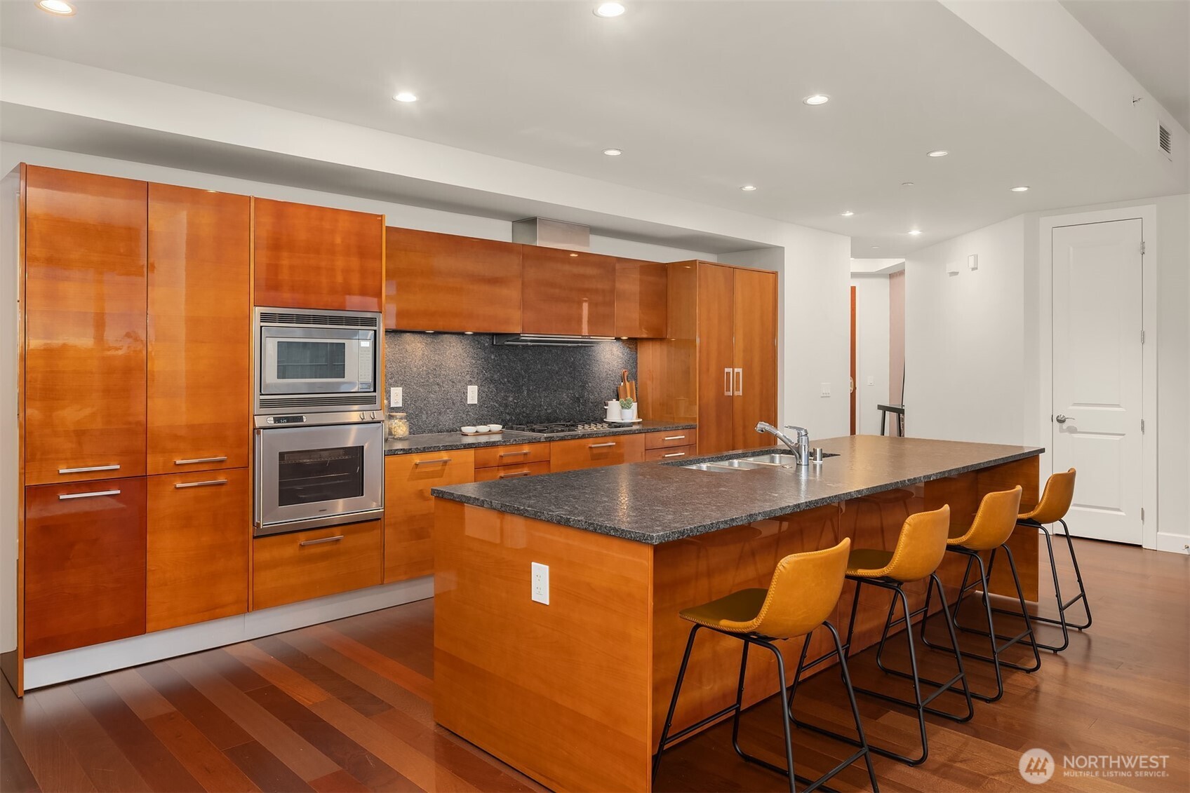 1920 4th Avenue #2702, Seattle, WA 98101