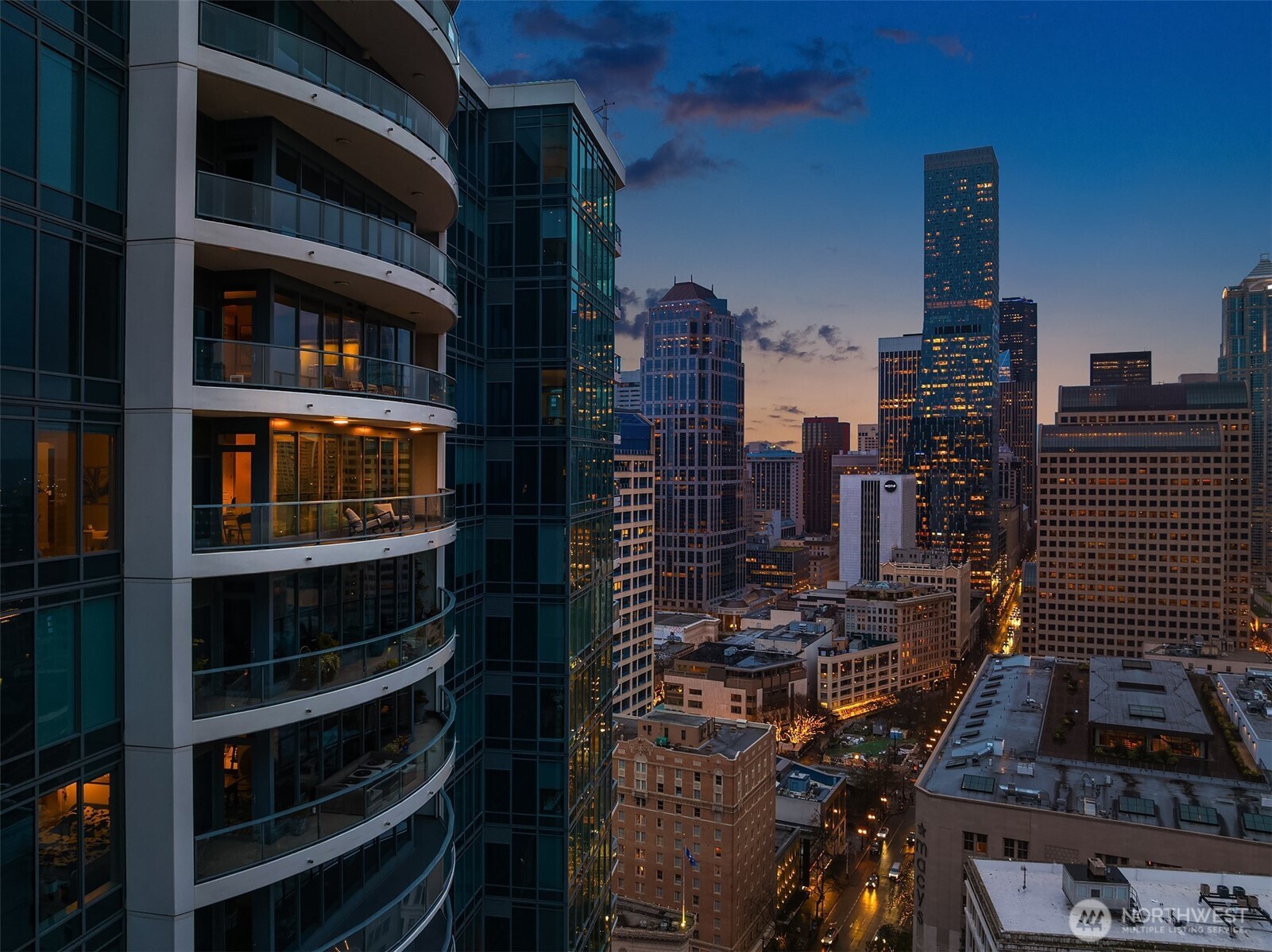 1920 4th Avenue #2702, Seattle, WA 98101