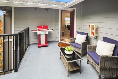 12023 NE 204th Place #E303, Bothell, WA 98011