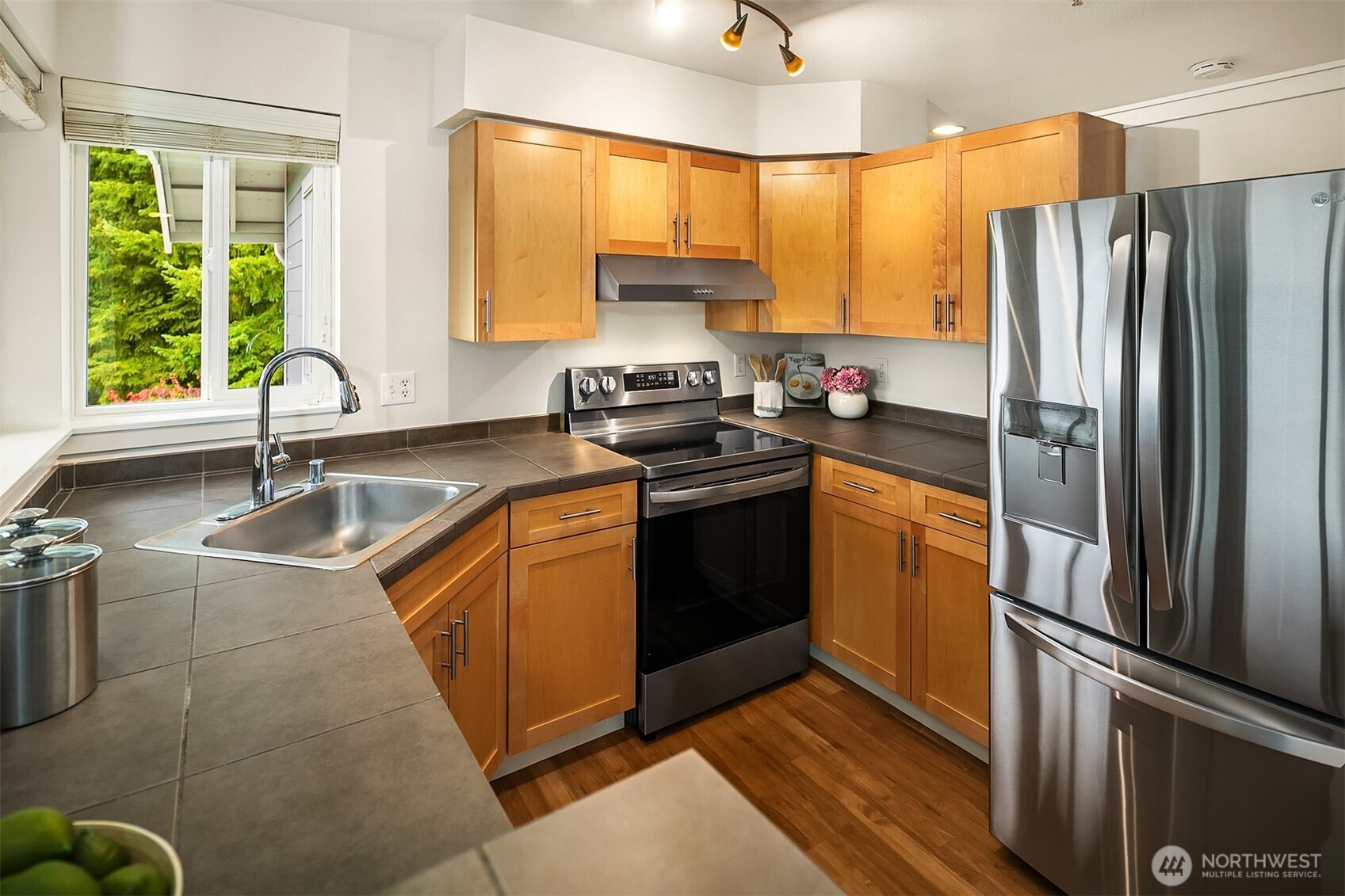 12023 NE 204th Place #E303, Bothell, WA 98011