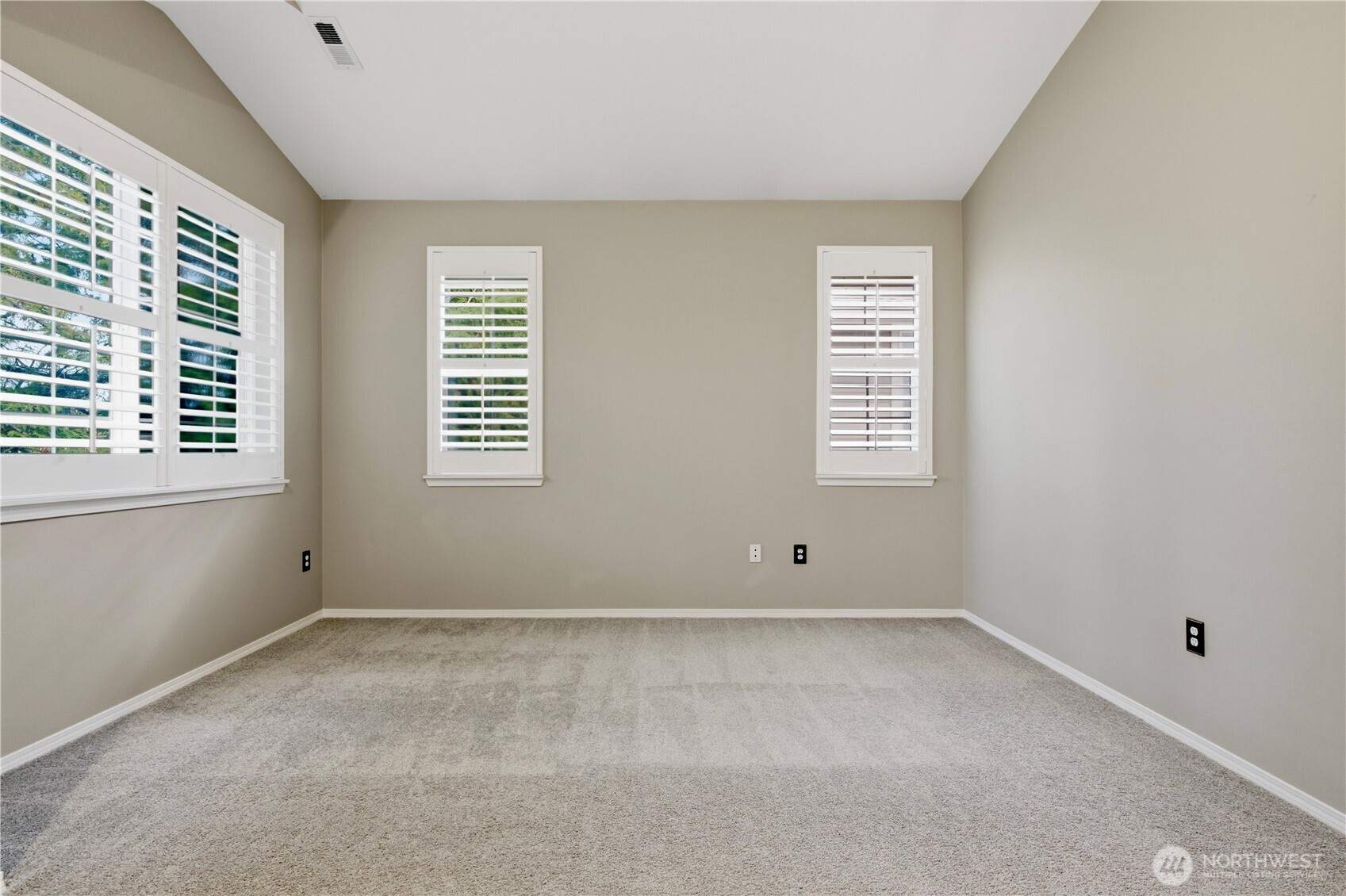 18676 NE 56th Court , Redmond, WA 98052