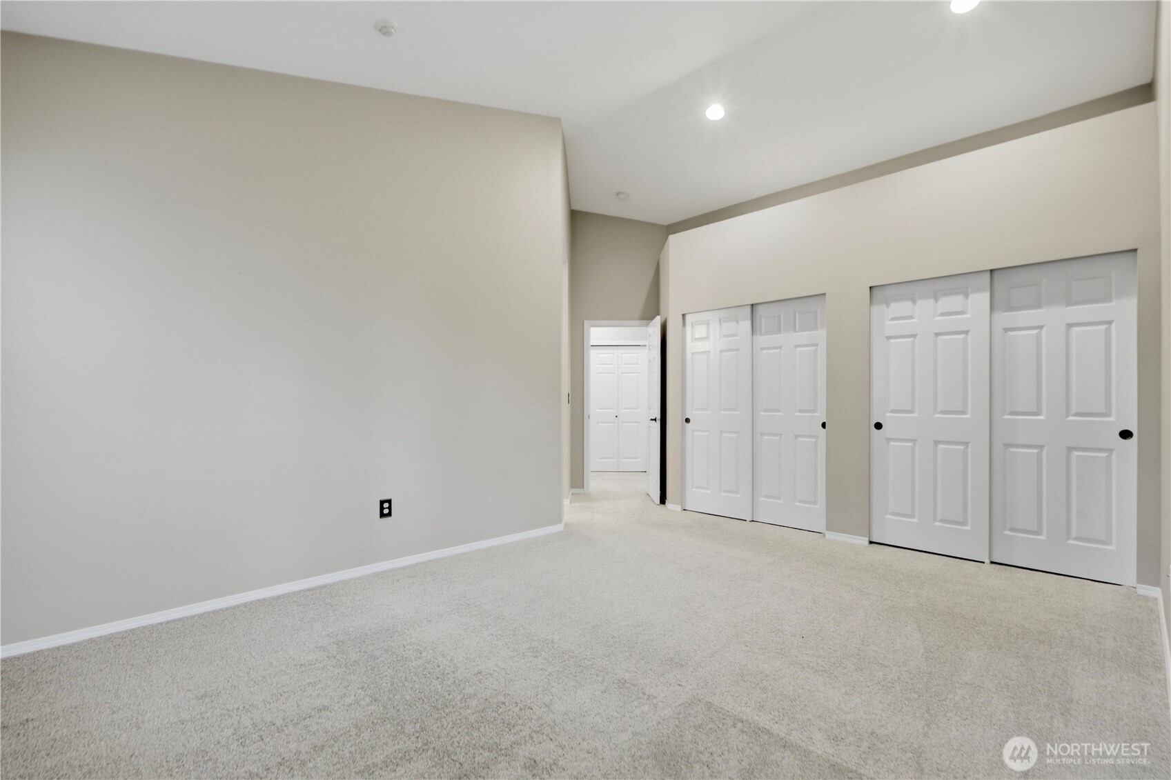 18676 NE 56th Court , Redmond, WA 98052