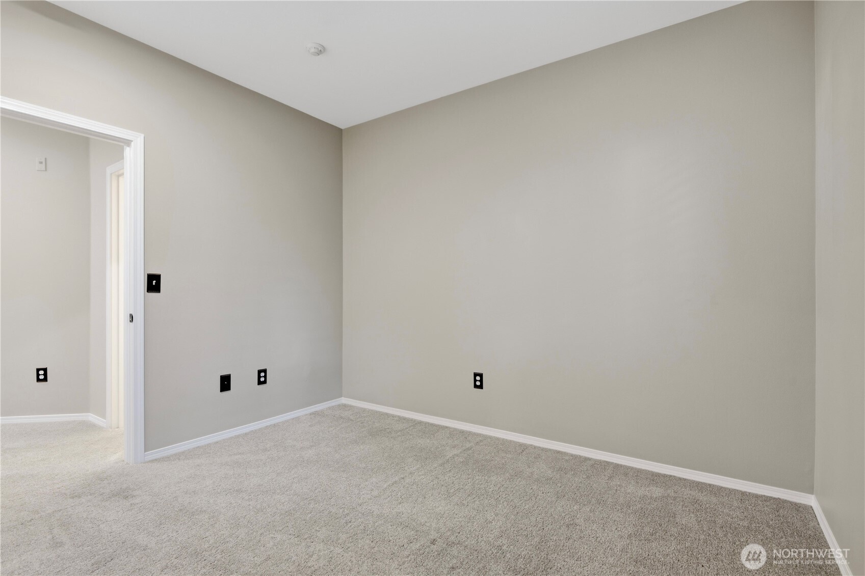 18676 NE 56th Court , Redmond, WA 98052